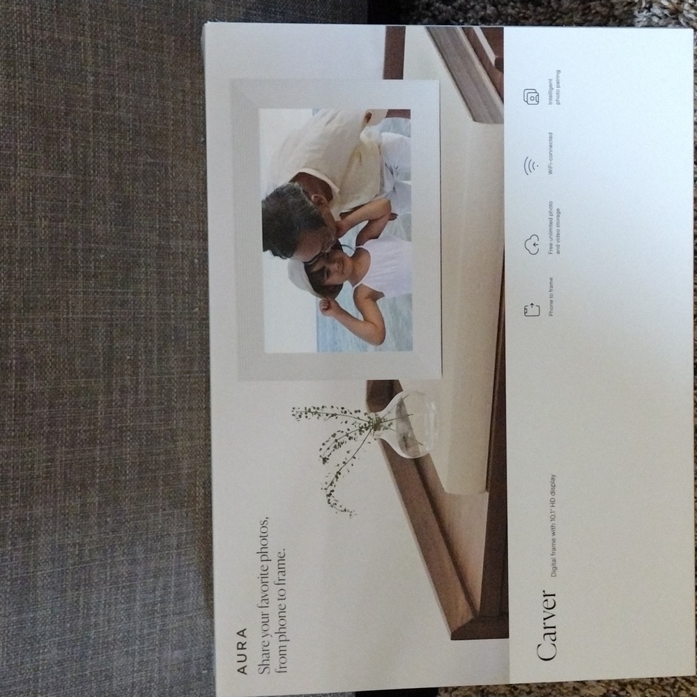 Aura Carver White Digital Frame